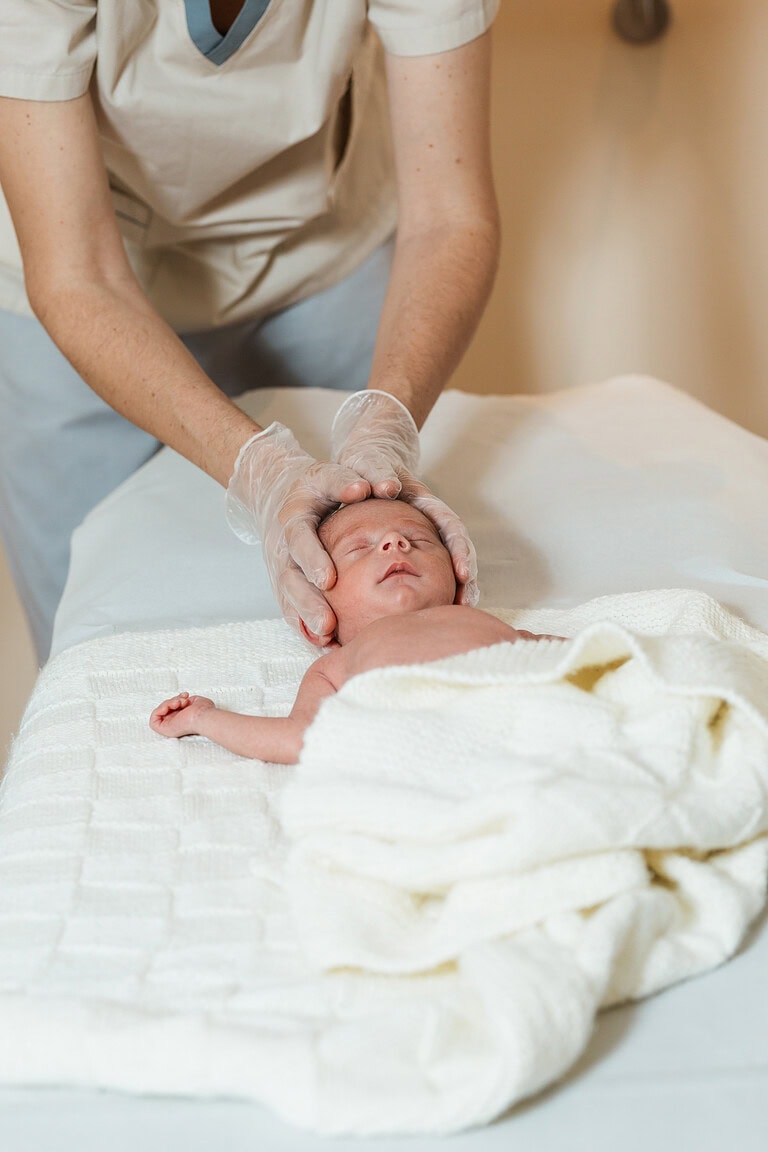 How to Use Coconut Oil for Newborn Hair
